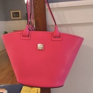 Dooney & Bourke ✨Saffiano Andie Tote